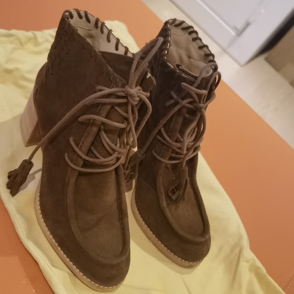 SW leather high heels